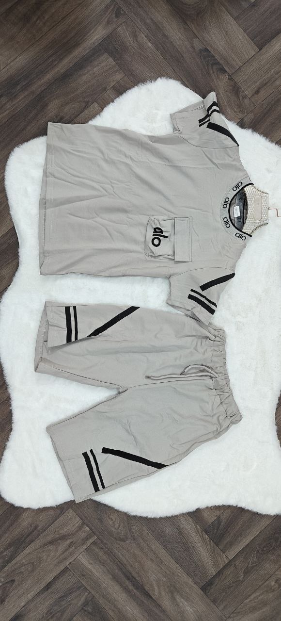 اونصومبل اولاد شورت وتريكو image