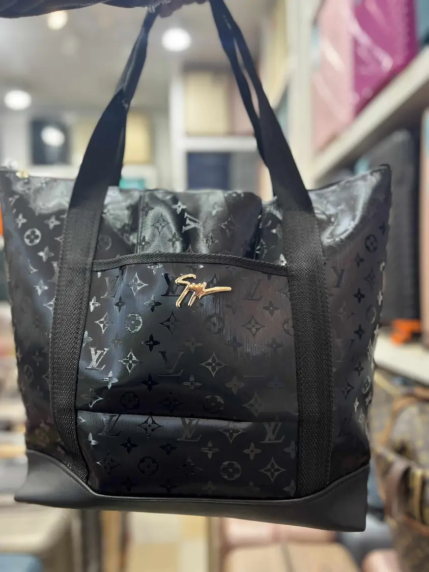 حقائب امتعة  كبيرة image