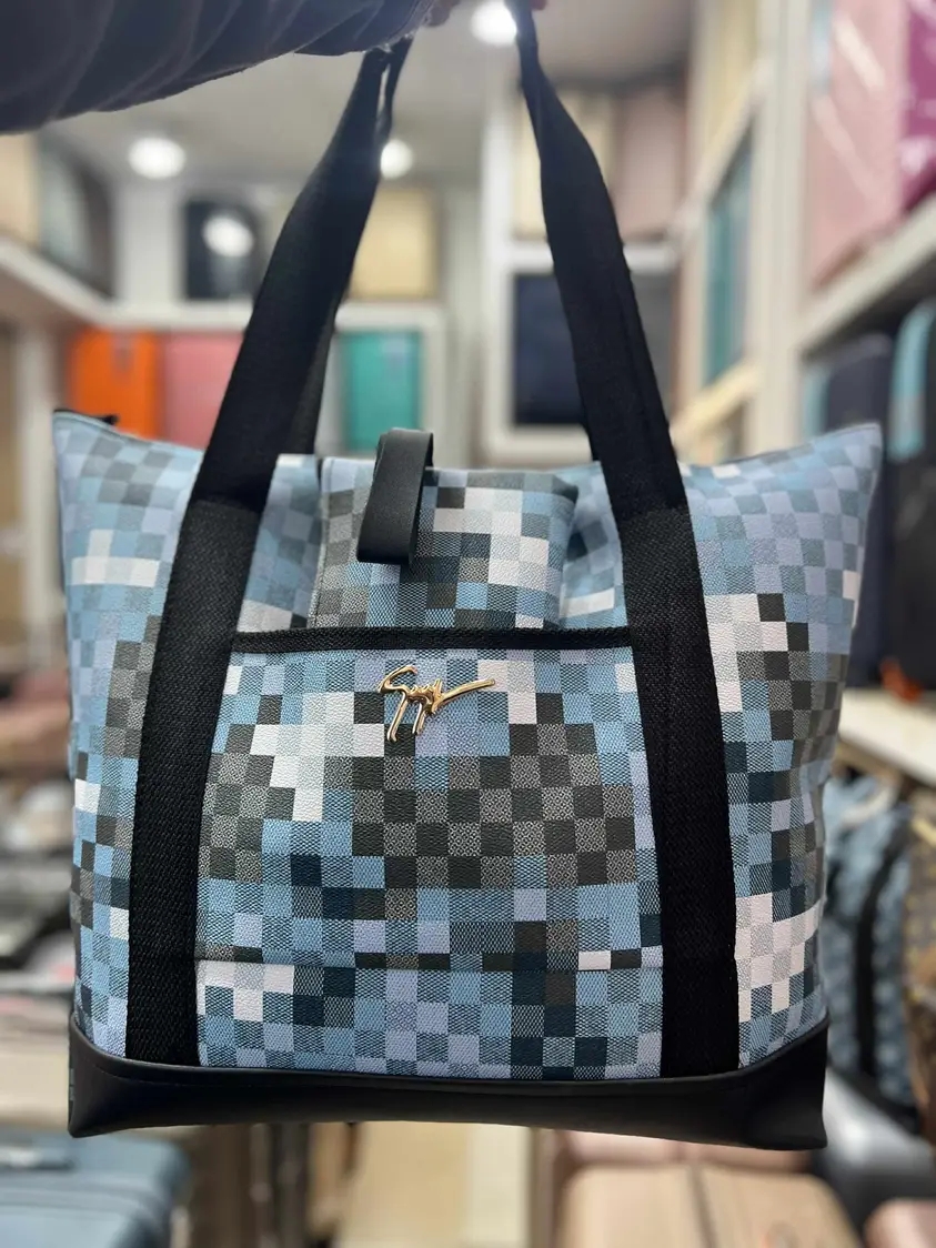 حقائب امتعة  كبيرة image