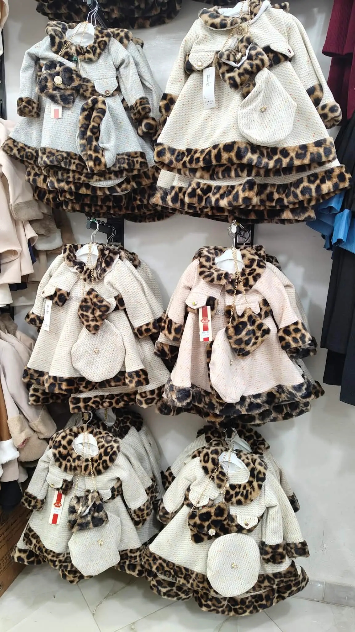 بوب بنات مع ساك وقبعة image