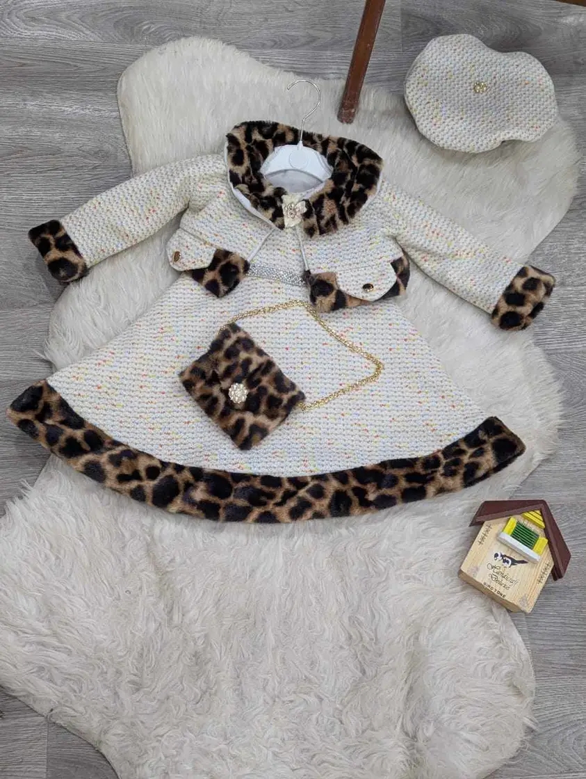 بوب بنات مع ساك وقبعة image