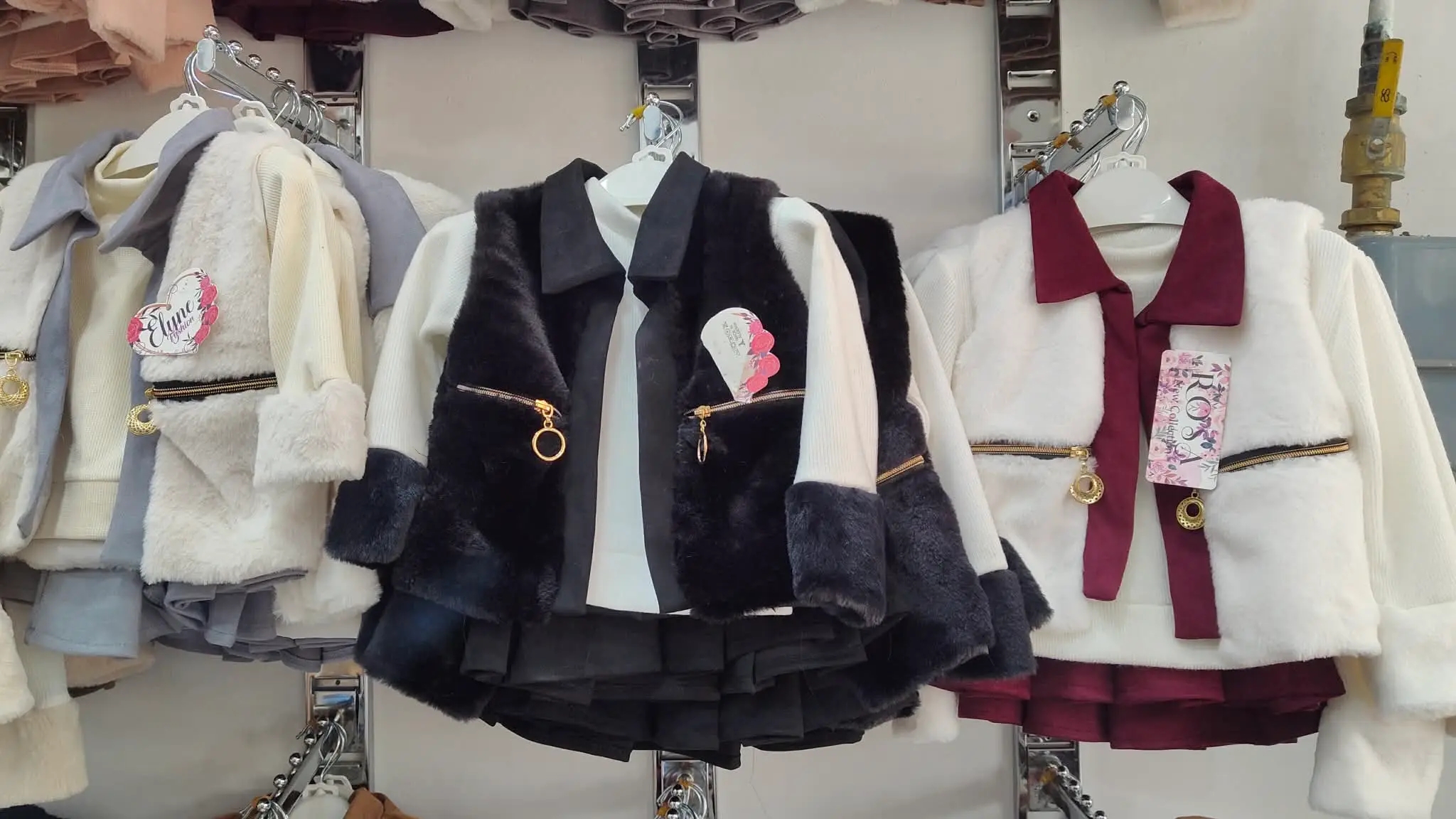 اونصومبل بنات شيك image