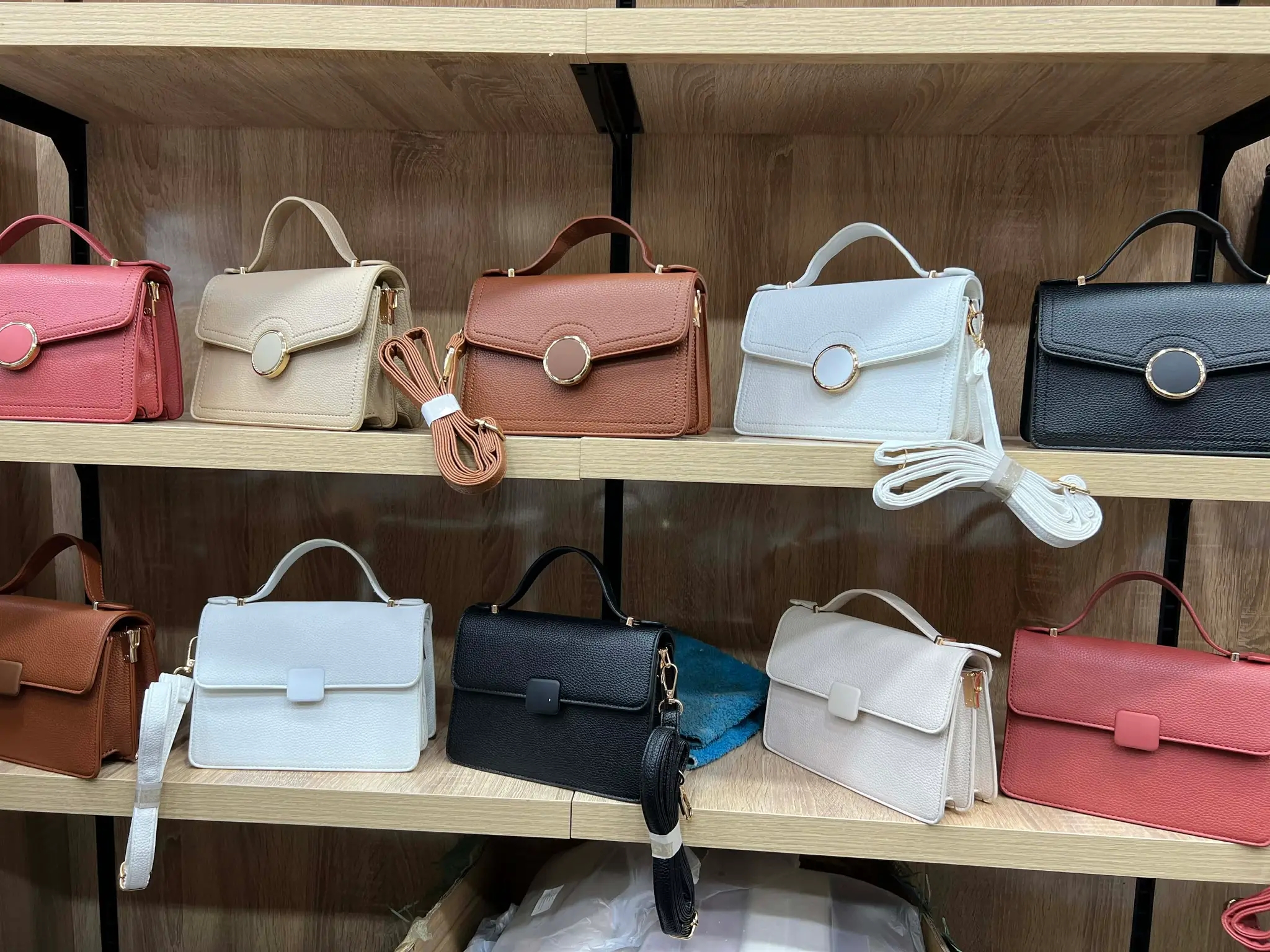 👜لمسة اناقة لكل اطلالة 👜 image