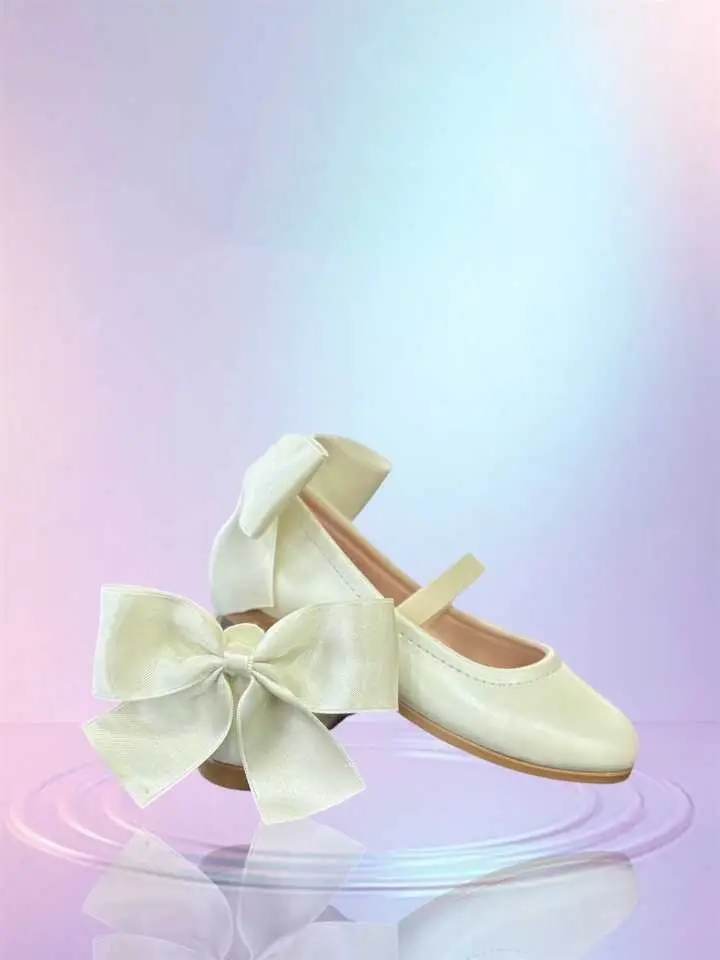 أناقة صغيرة… بخطوة واثقة ✨