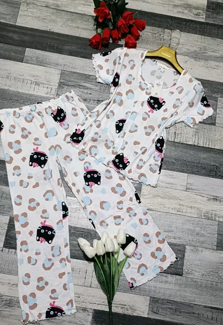 بيجامة لورا اشلي image