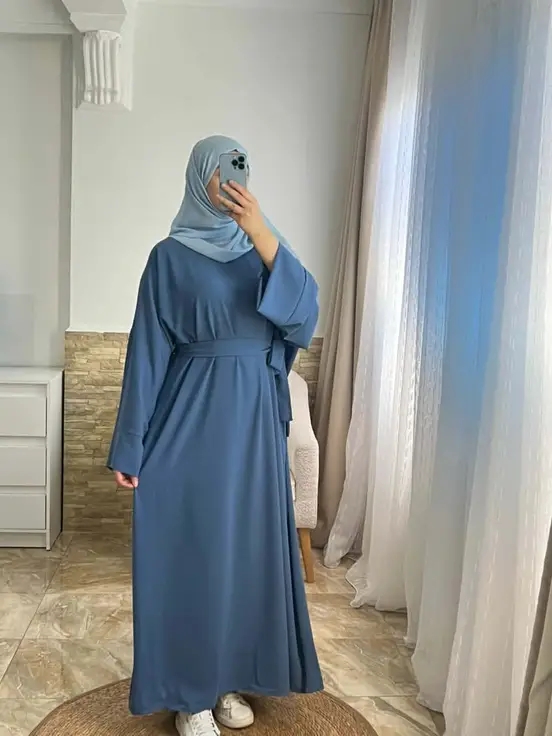 عباءة وخمار image