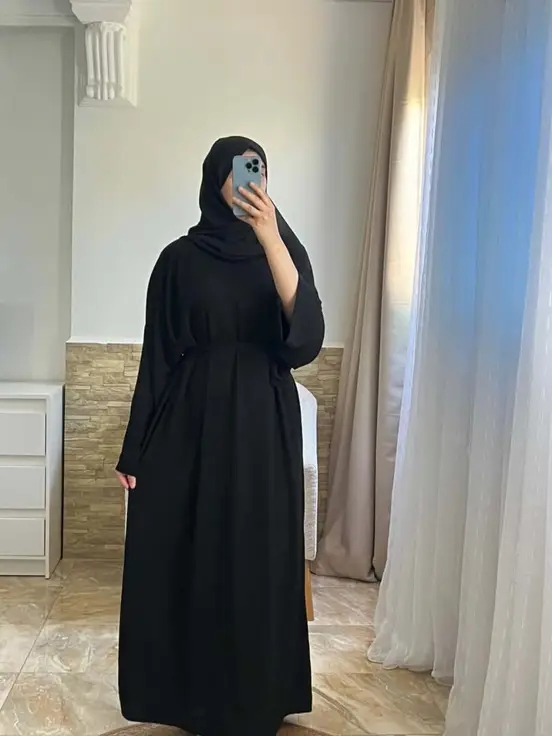 عباءة وخمار image