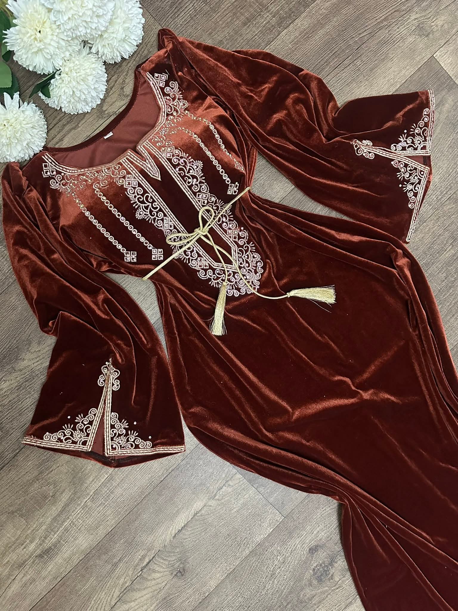 قندورة قطيفة طرز يحزام image