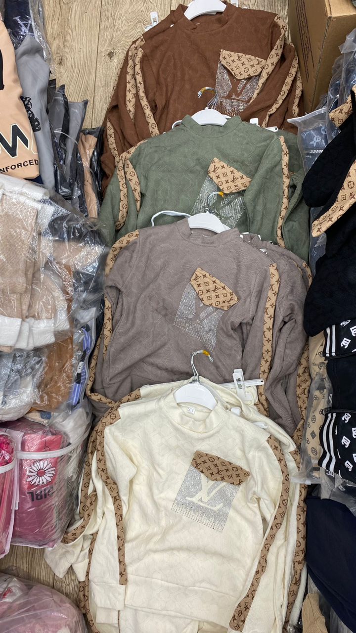 اونصومبل بنات من قطعتين