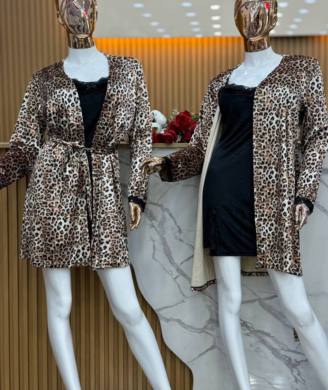 غوب دونوي ✅🫶 بيها ب كيمونو  مقاس : M l xl xxl  القماش : قطيفة ماربري + قطيفة امبريمي  السعر : 235الف  سيري فيه :؟2-4-6 🫶 مستوردة من الصين 🇨🇳