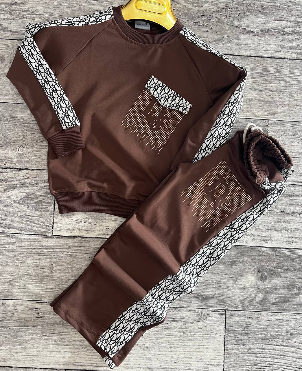 ملابس اطفال