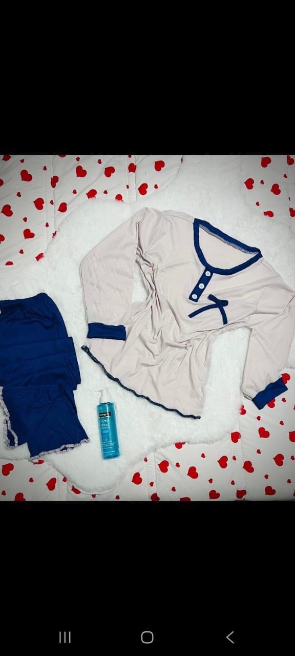 بيجامة نساء image