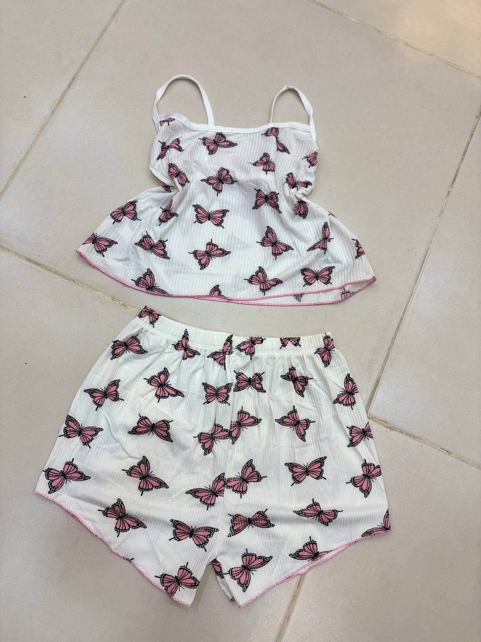 بيستي شورت 😍 االالوان: اسود🖤 /احمر❤️/وردي🦋 مقاس: m l xl سعر:90الف سيري 4/6