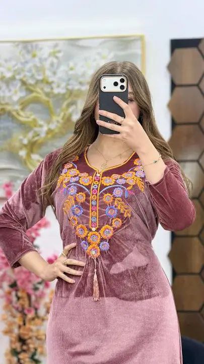 #موديل_الورد نوع القماش: قطيفة 450 غ طرزة باسيبلا المقاسات : سطوندار ( يلبس L XL XXL ) عدد الألوان: 6 الوان التوصيل متوفر 58 ولاية السعر 1400 جملة image