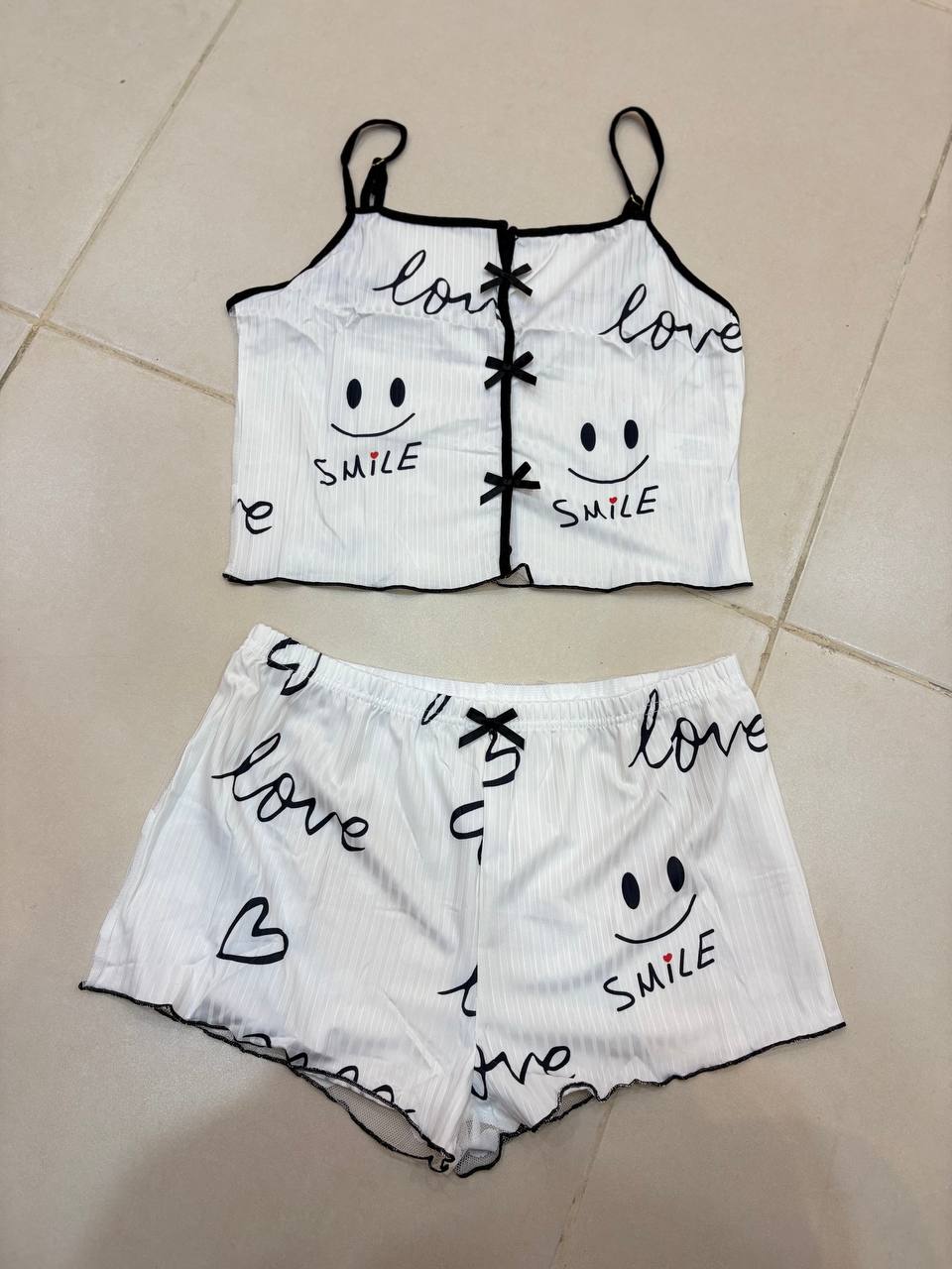 بيستي وشورت image