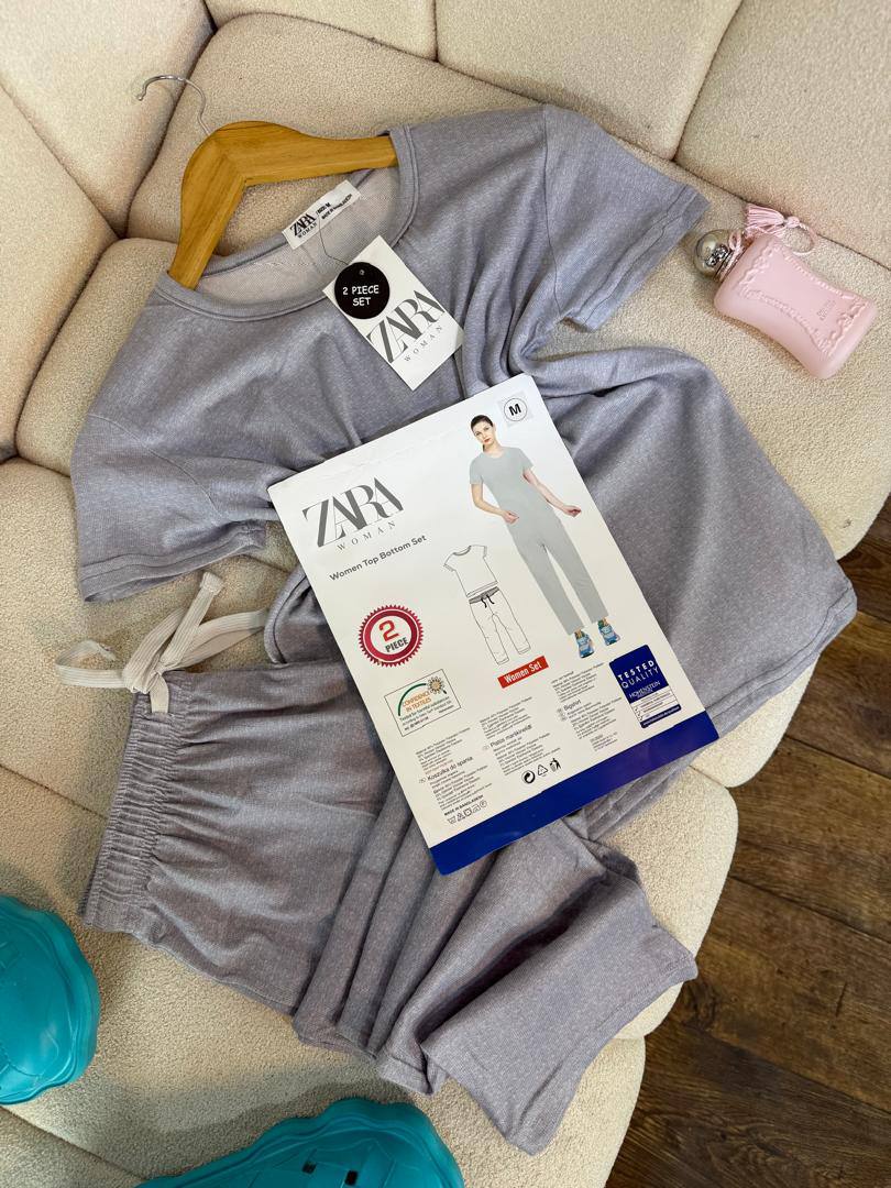 بيجامة zara image
