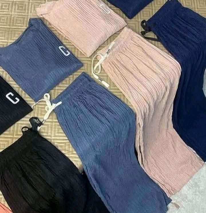 بيجامة C image