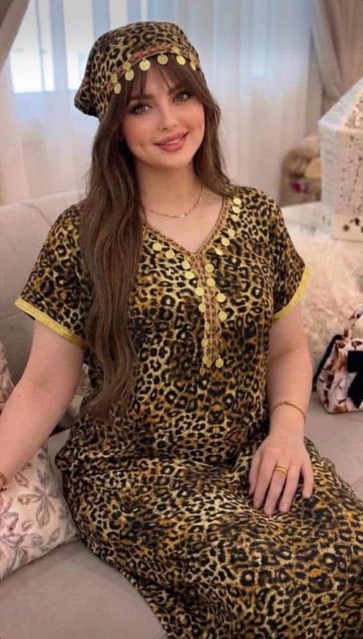 روبة المصرية مع الفولارة image