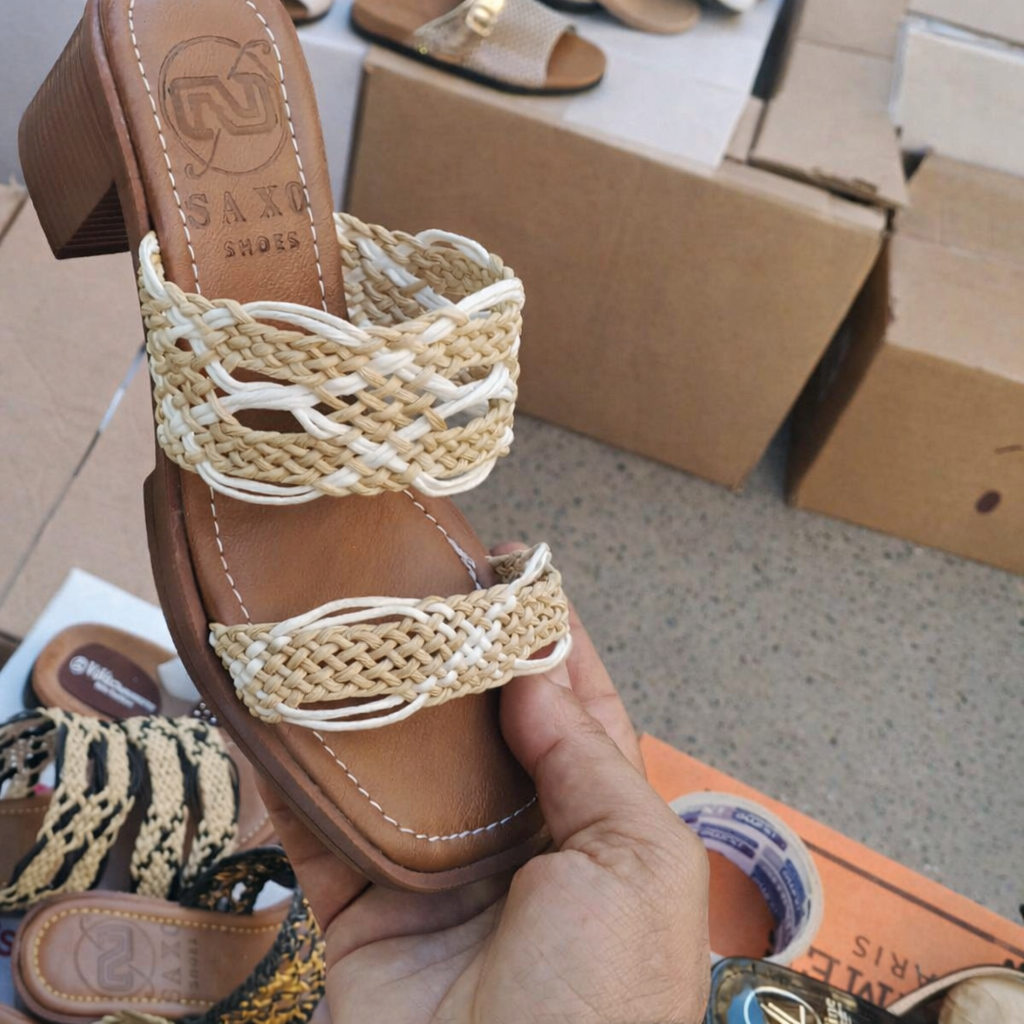 صندل نسائي أنيق بكعب مريح image