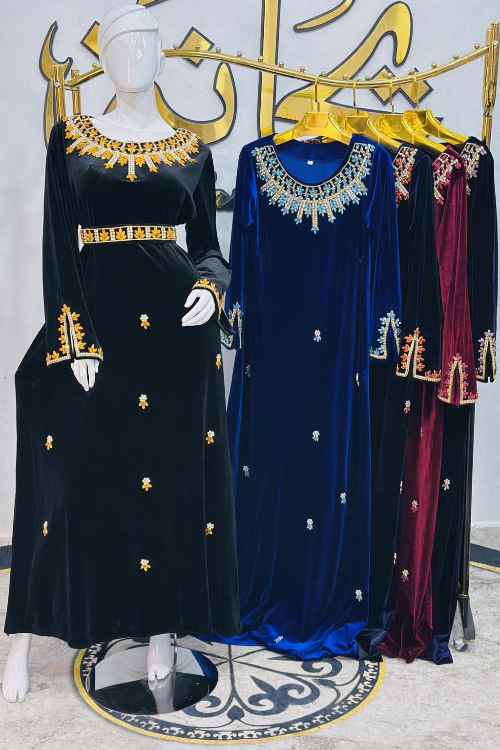 💛 ✨أناقة مخملية بلمسة تراثية فاخرة 🖤ت