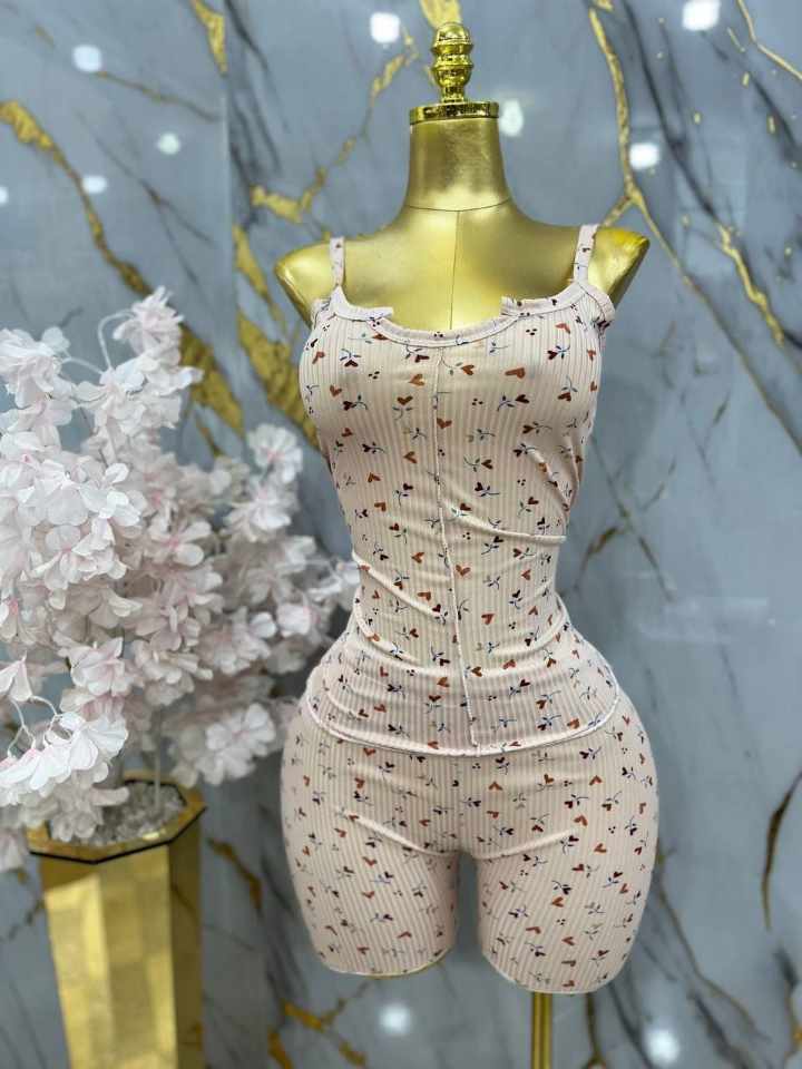 بيستي شورت فلوري image