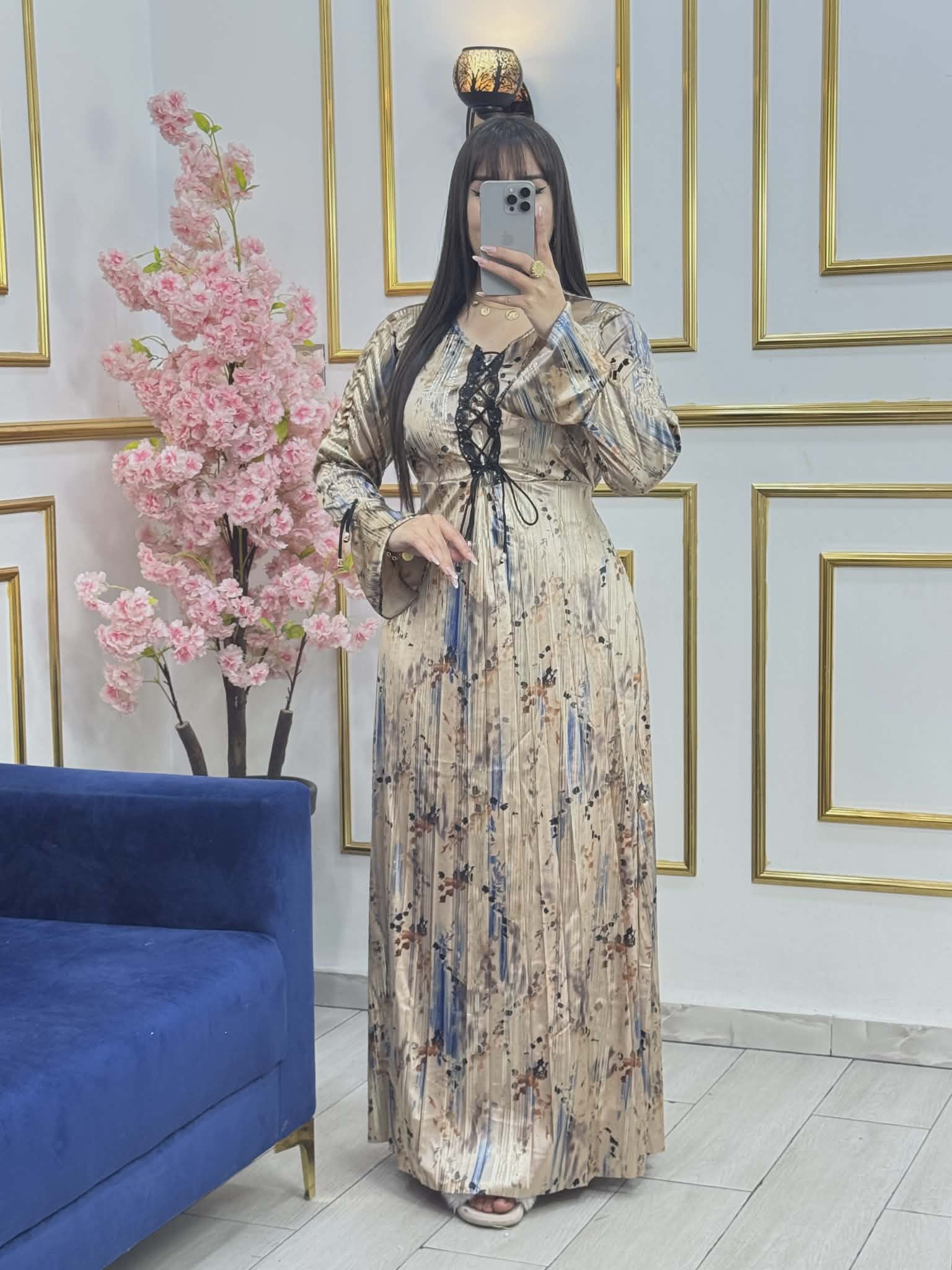 جبة قطيفة سكادا image