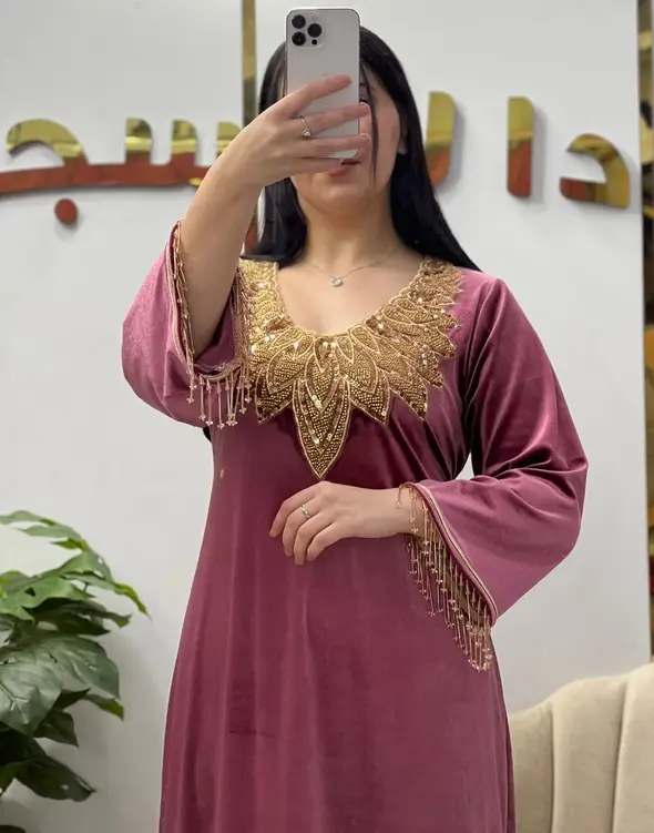 روبة قطيفة روايال image