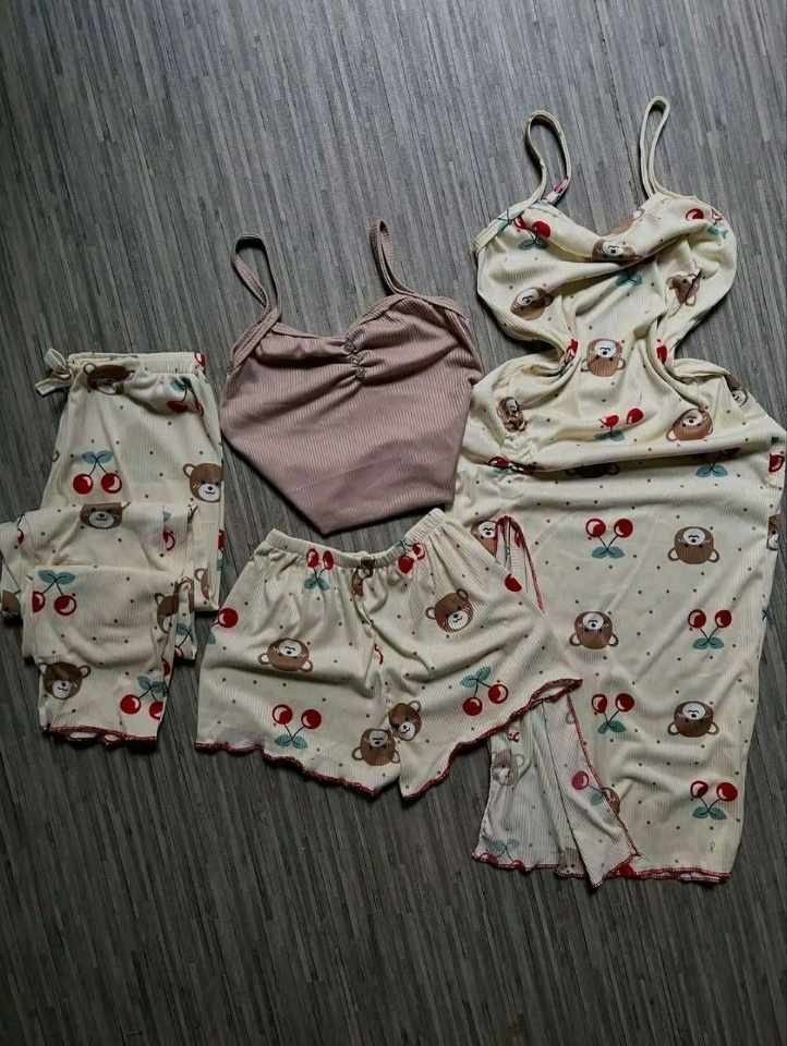 بيجامة 4 بياس