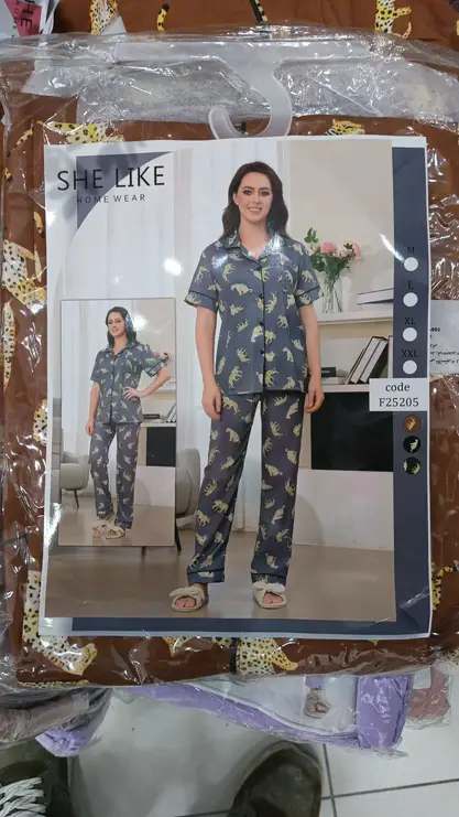 بيجامة ساتان image