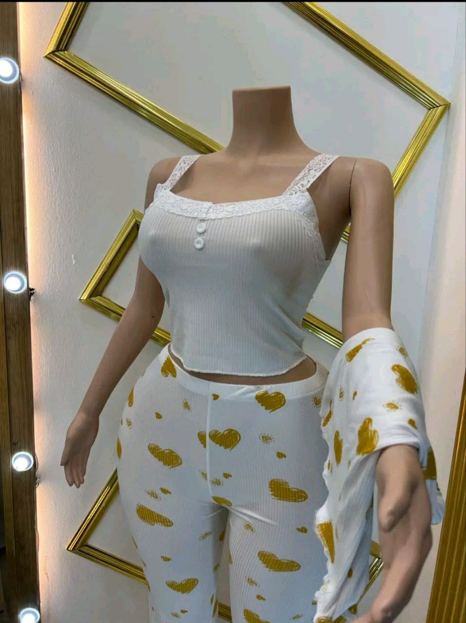 بيجامة 3 بياس image