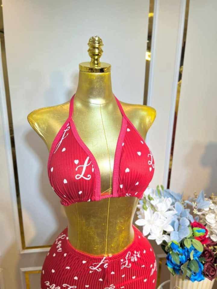 بيجامة 4 بياس image