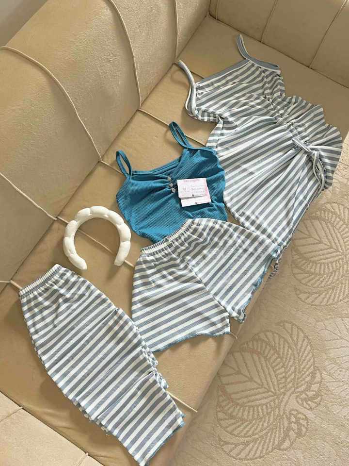 بيجامة 4 بياس image