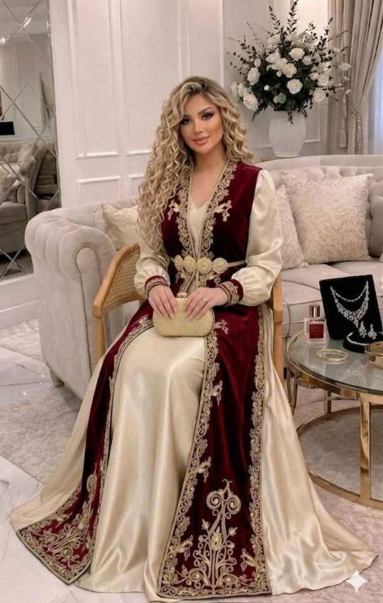 قفطان القاضي العنابي image