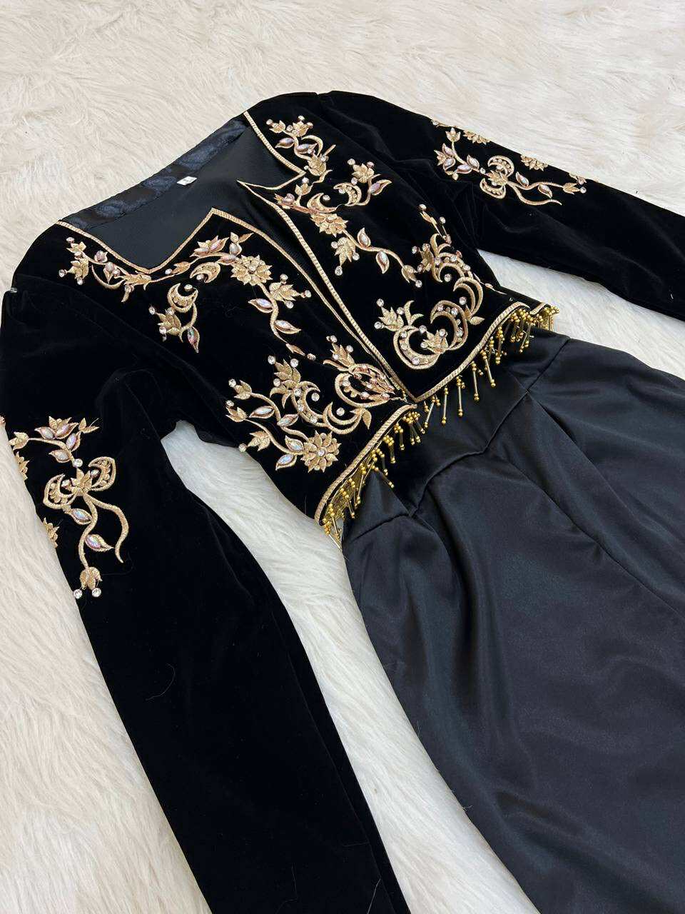 سروال وفاسا بالطرز image