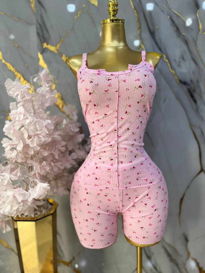 بيستي شورت فلوري image