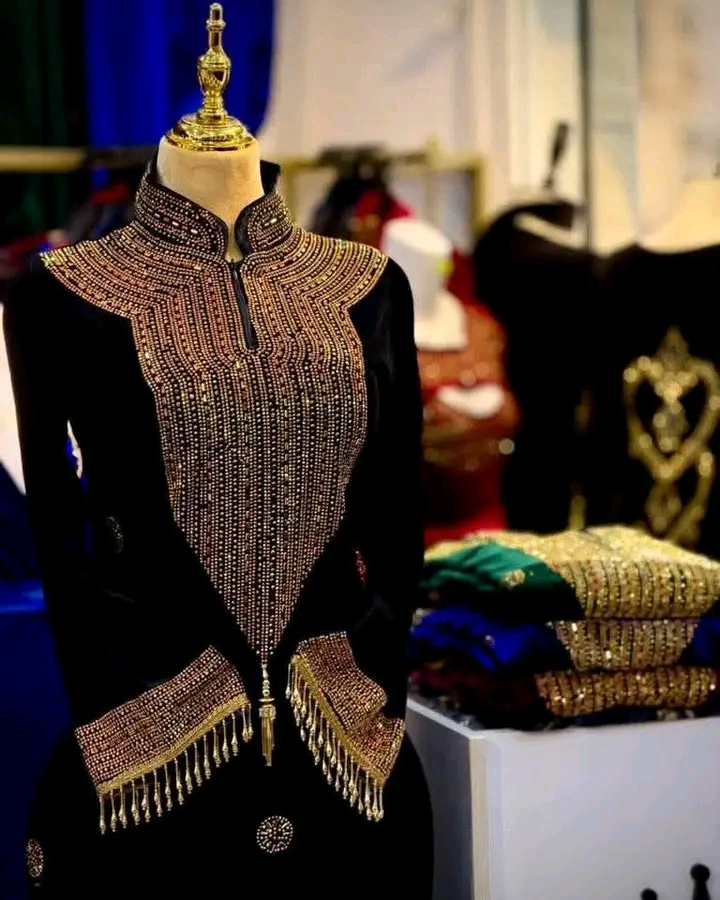 اقطرية قطيفة ثقيلة