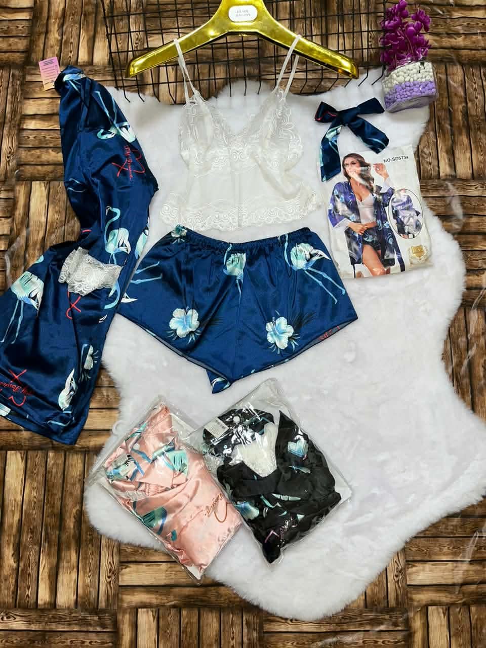 بيجامة 3 بياس image