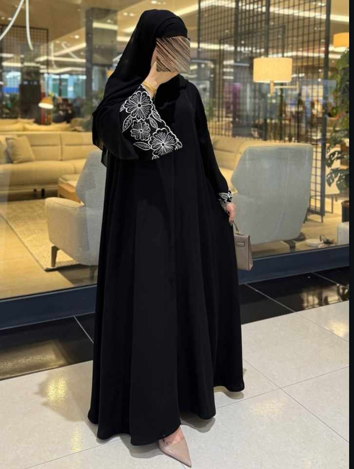 عباءة ورد image